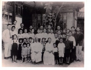 Seo (서 or 徐) family of Daegu, Korea, circa late 1940s