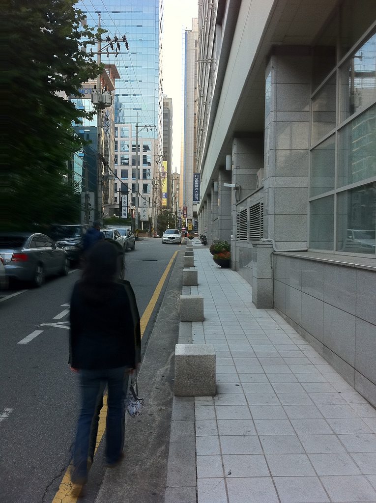 Walking by our old apartment, O'Ville, in Gangnam (강남), Seoul: October 1, 2011